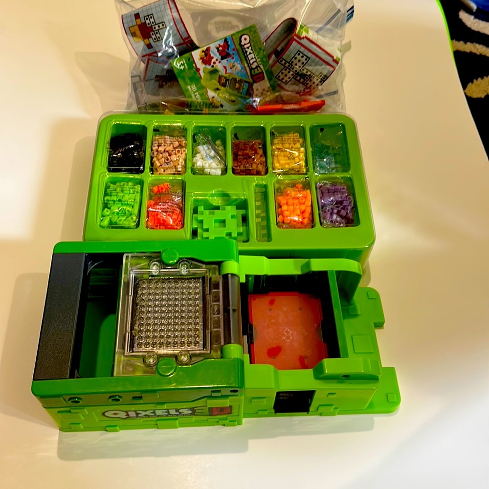 Qixels 3D maker